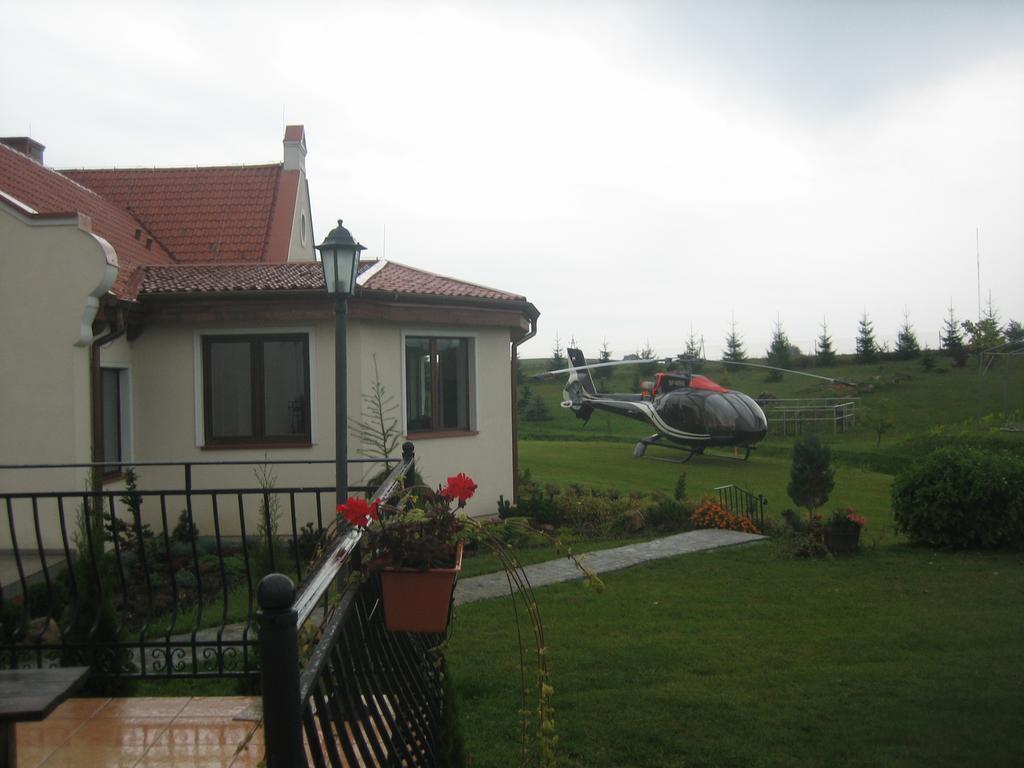 Gosciniec Rycerski Bed & Breakfast Paprotki Bagian luar foto