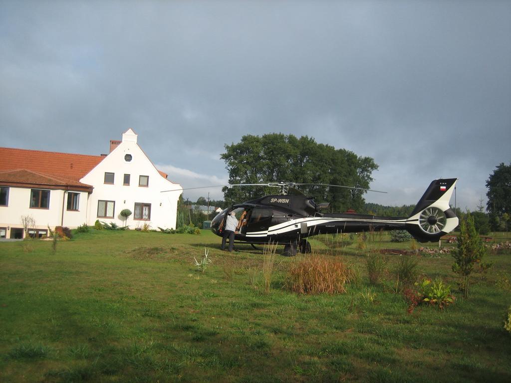Gosciniec Rycerski Bed & Breakfast Paprotki Bagian luar foto
