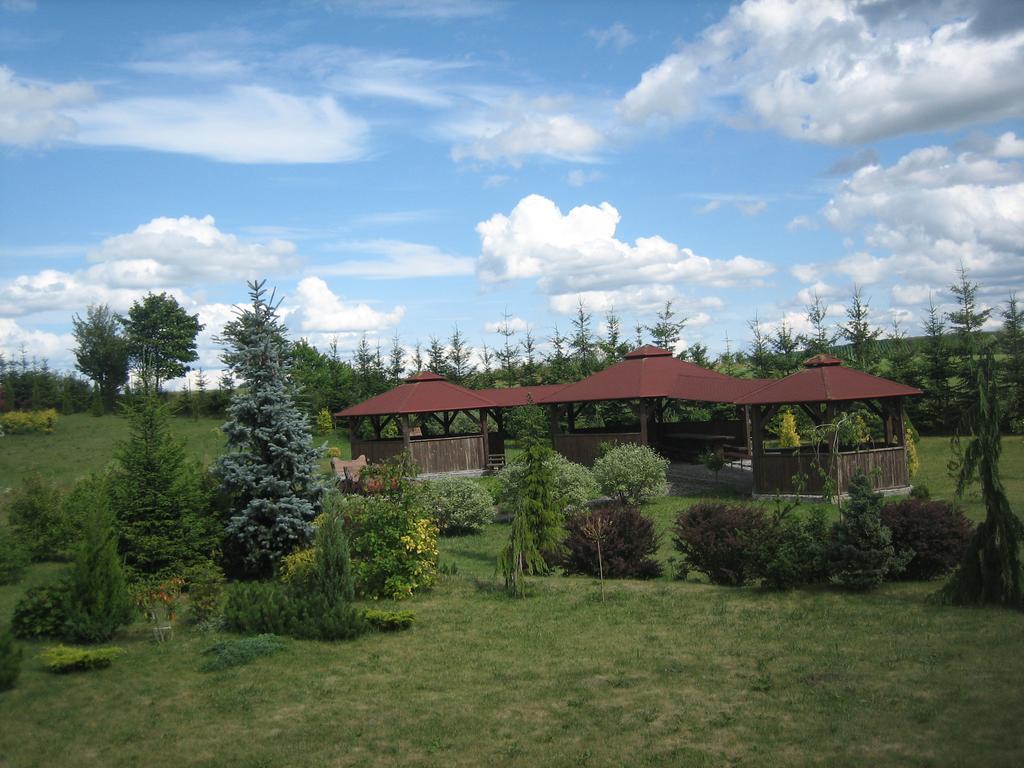 Gosciniec Rycerski Bed & Breakfast Paprotki Bagian luar foto