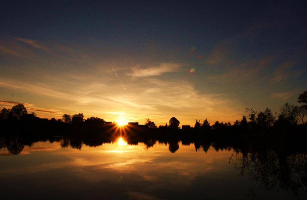 Gosciniec Rycerski Bed & Breakfast Paprotki Bagian luar foto