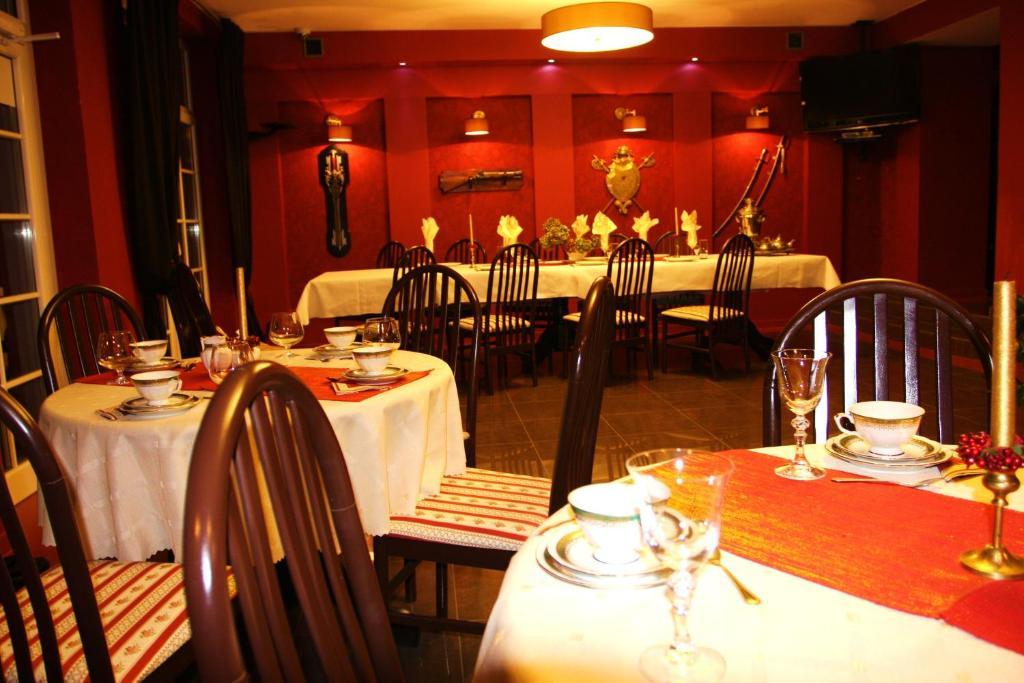 Gosciniec Rycerski Bed & Breakfast Paprotki Bagian luar foto