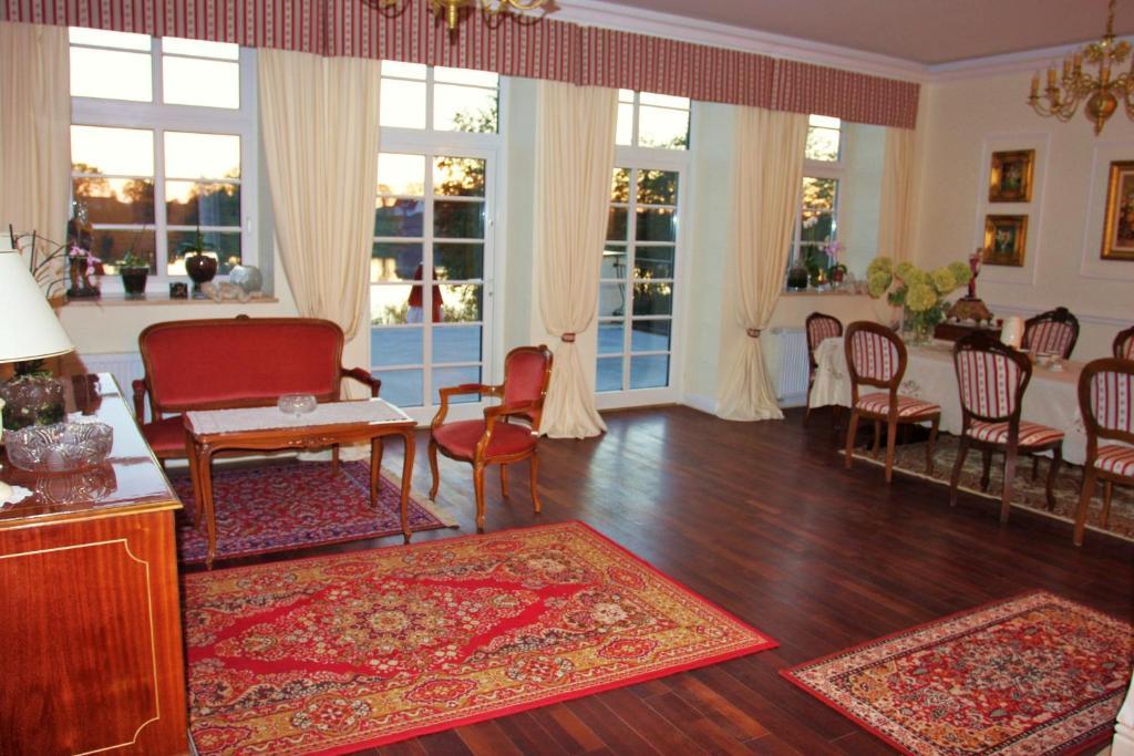 Gosciniec Rycerski Bed & Breakfast Paprotki Bagian luar foto