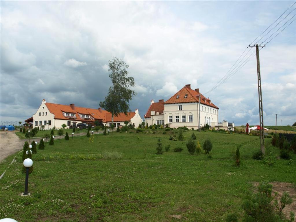 Gosciniec Rycerski Bed & Breakfast Paprotki Bagian luar foto