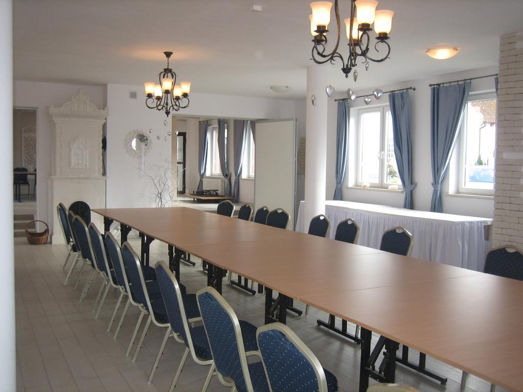 Gosciniec Rycerski Bed & Breakfast Paprotki Bagian luar foto